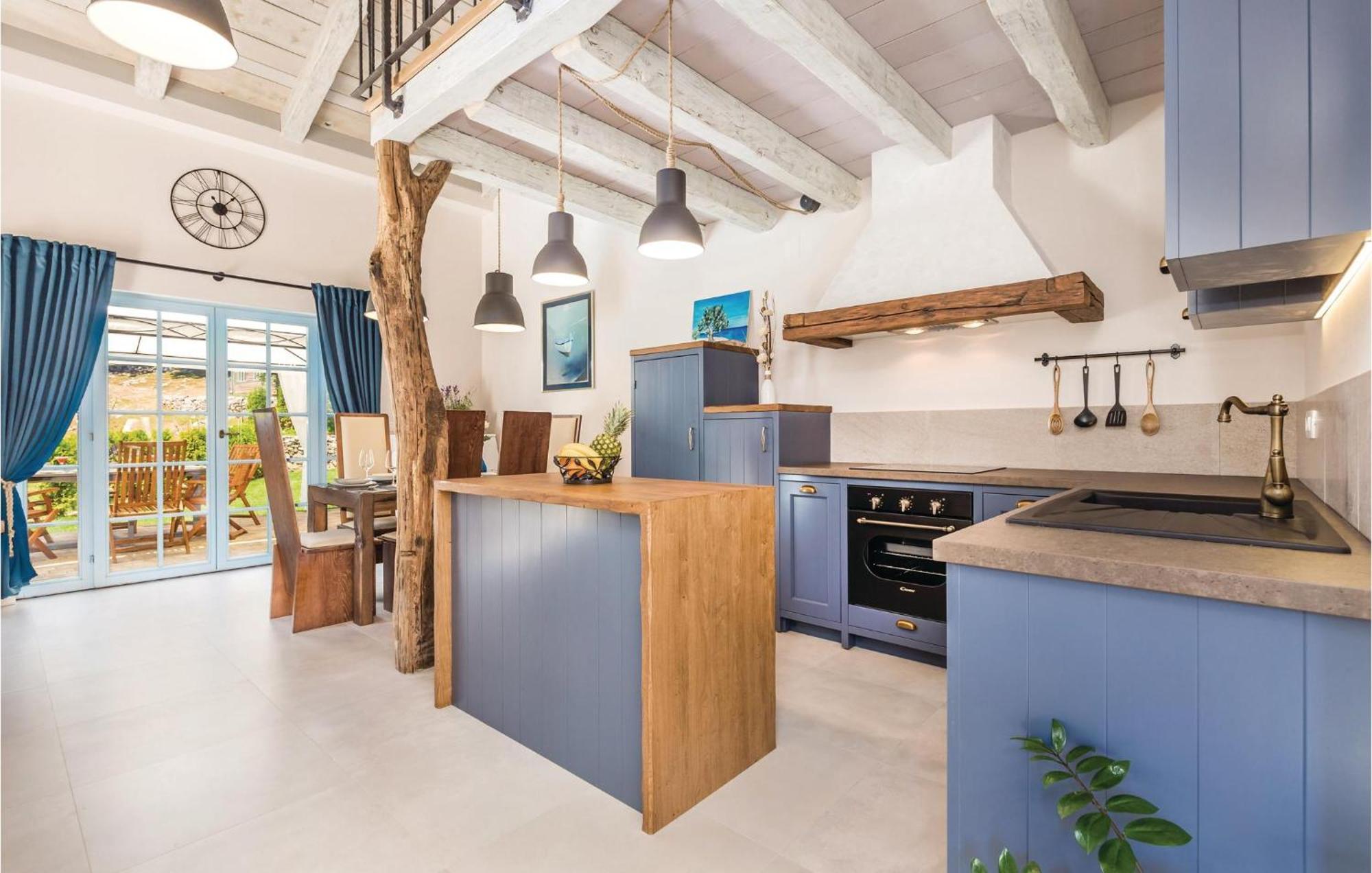 Stunning Home In Jurdani With Wifi Mucici Exterior foto
