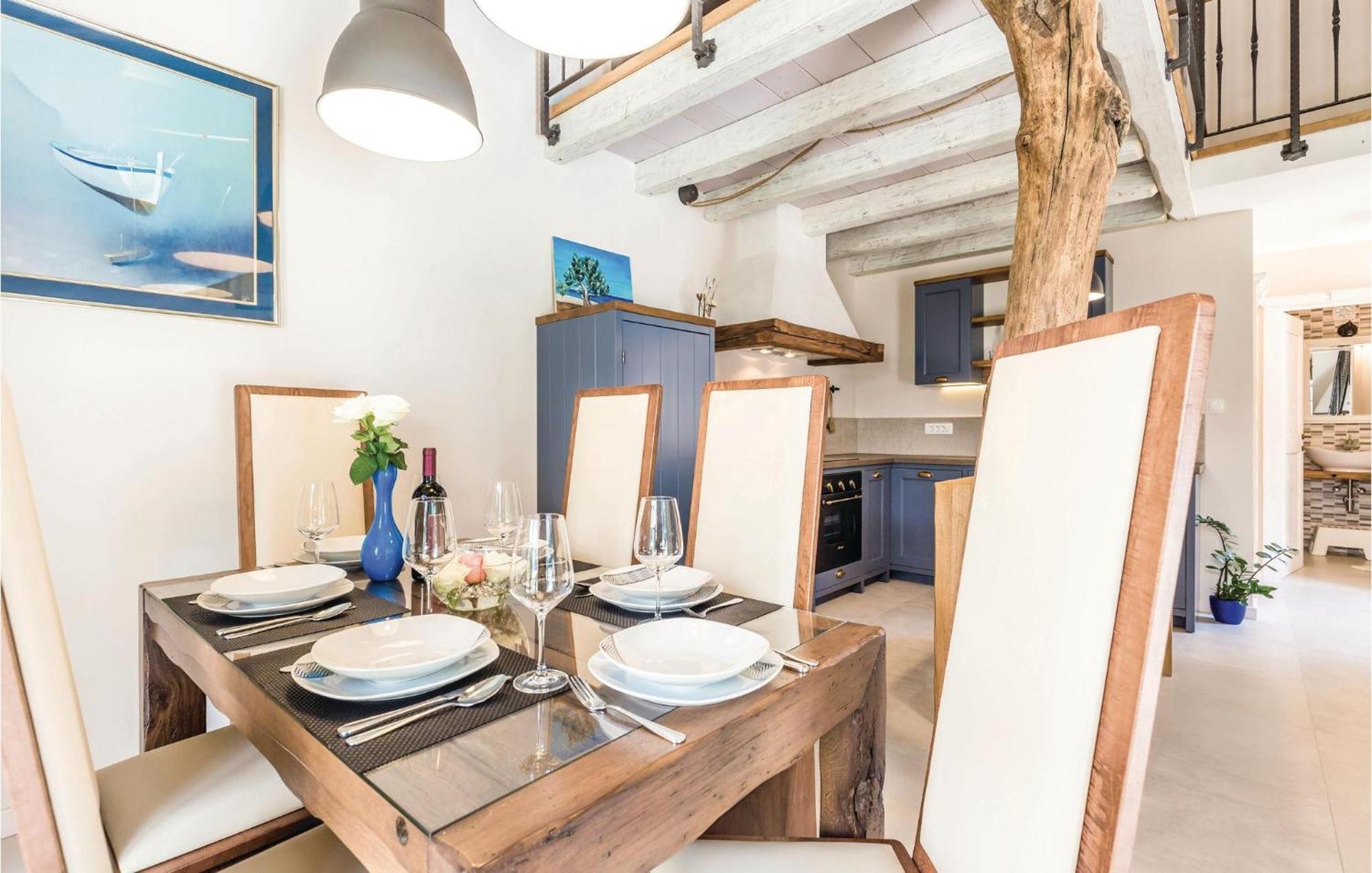 Stunning Home In Jurdani With Wifi Mucici Exterior foto